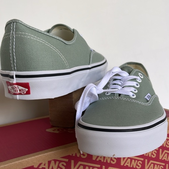 Vans Men’s Authentic Color Theory Iceberg Green 
VN000BW5CJL
Sneakers - Picture 9 of 16